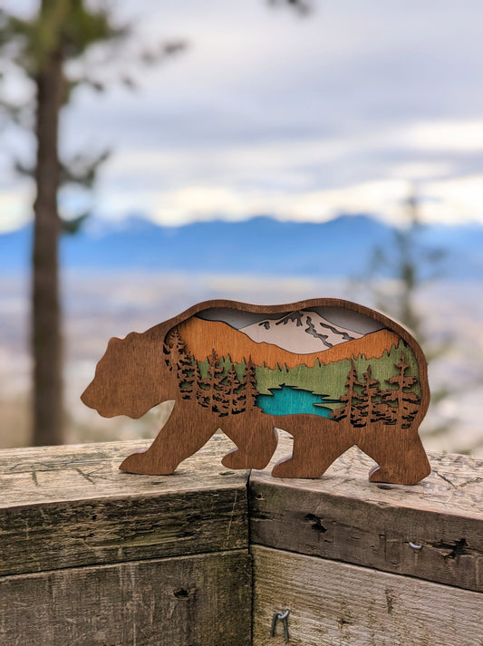 Bear shaped layered mountain scene / 3D Layered Wood Bear