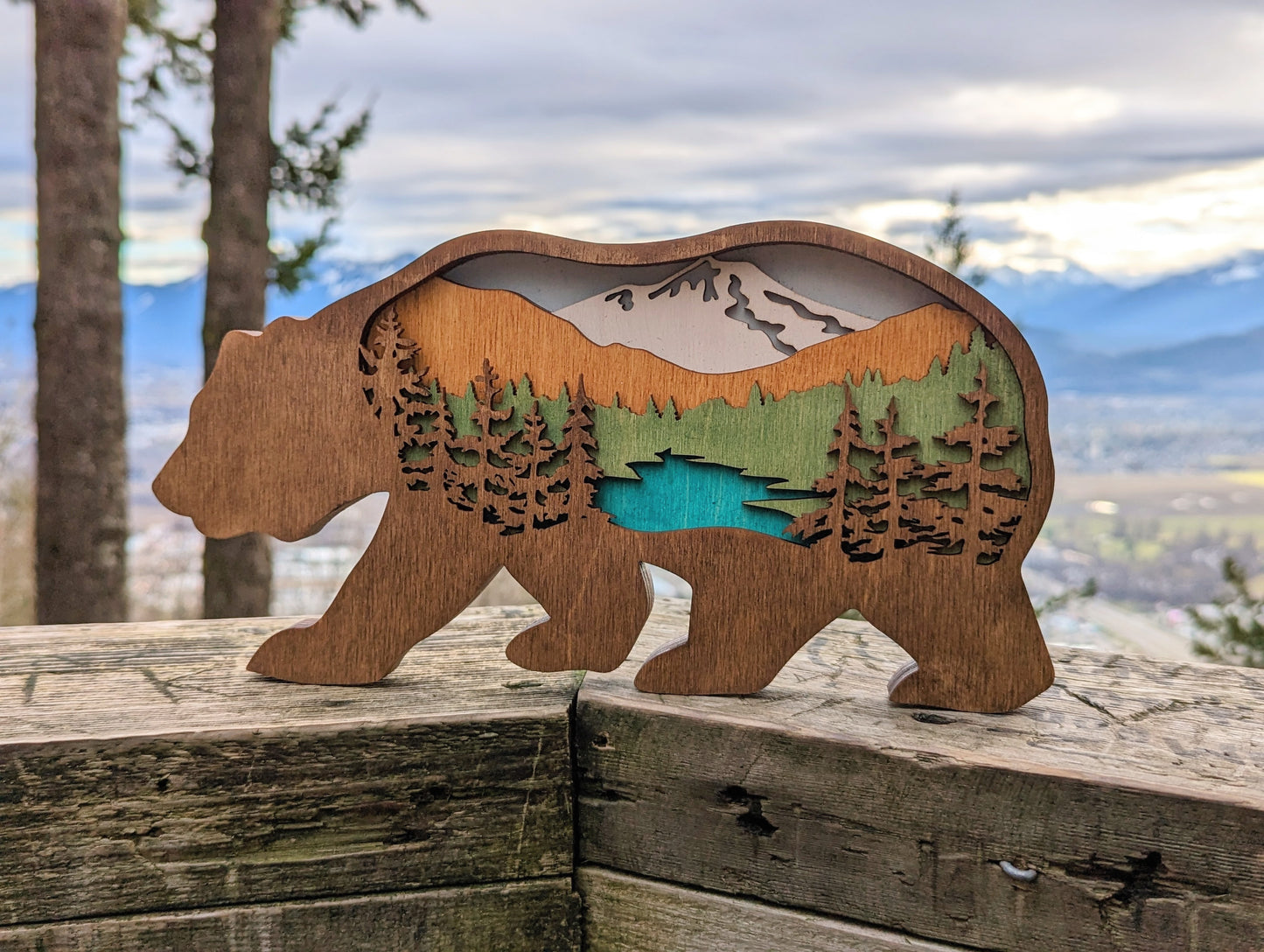 Bear shaped layered mountain scene / 3D Layered Wood Bear